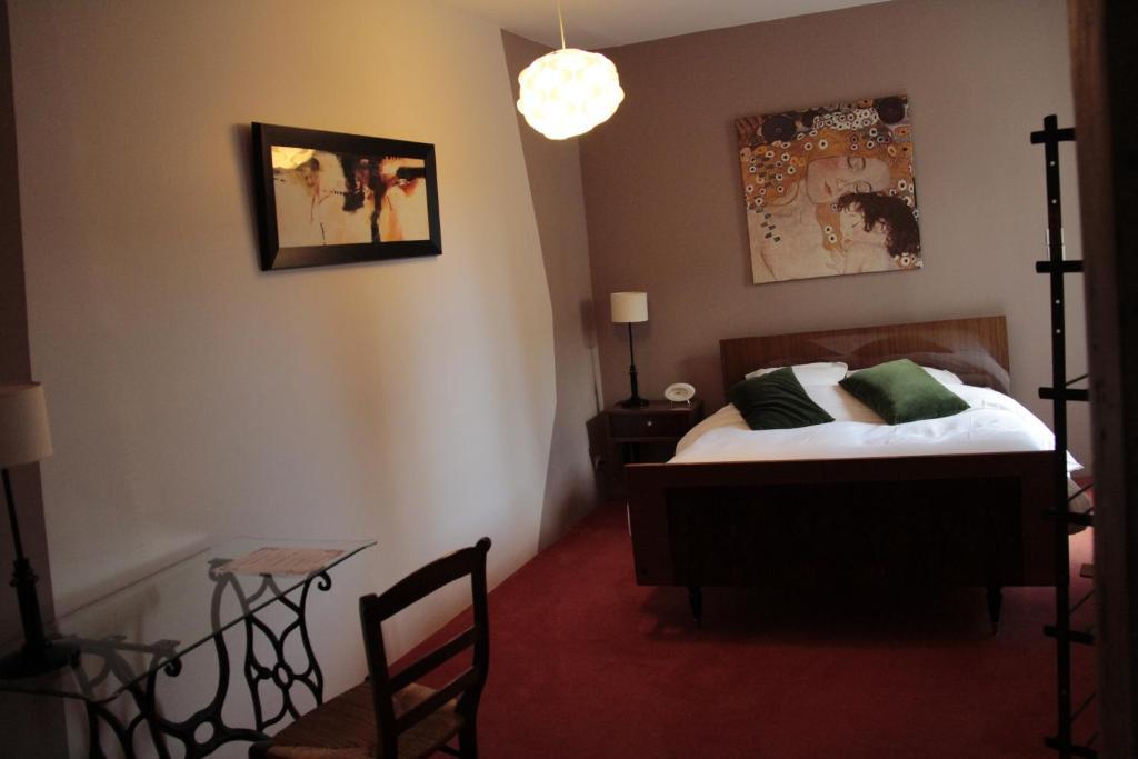 Les 5 Sens Bed & Breakfast Room photo